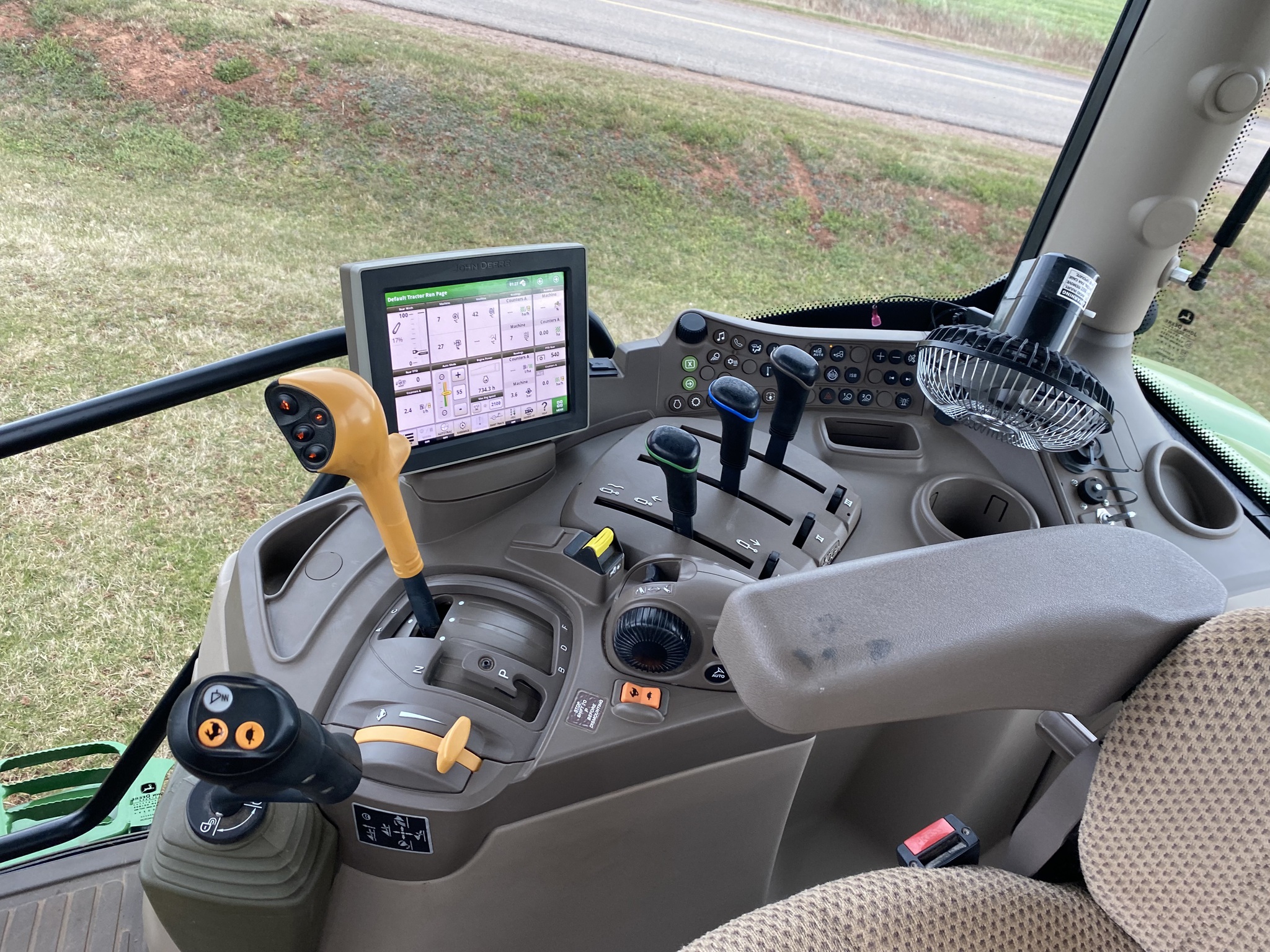 2021 John Deere 6130R Image 9