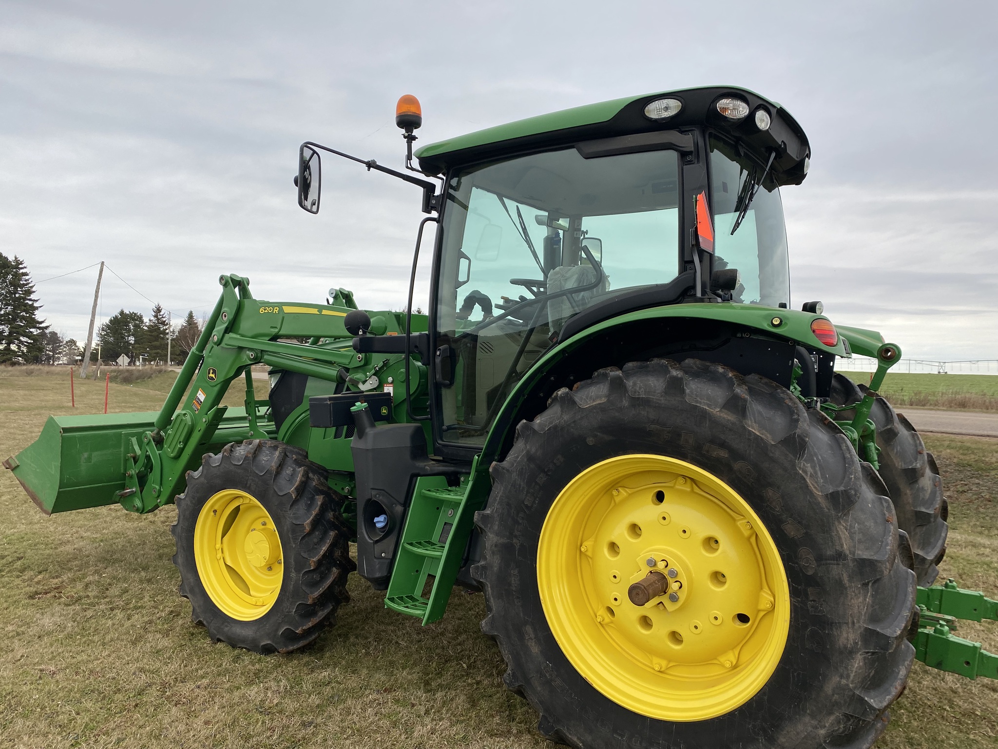 2021 John Deere 6130R Image 6
