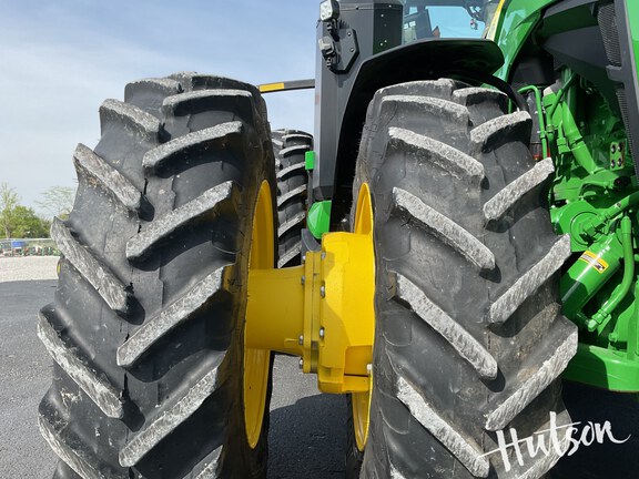 Photo of 2024 John Deere 8R 410