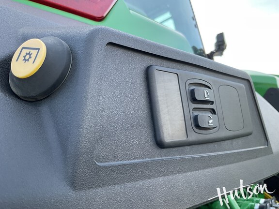 Photo of 2024 John Deere 8R 410