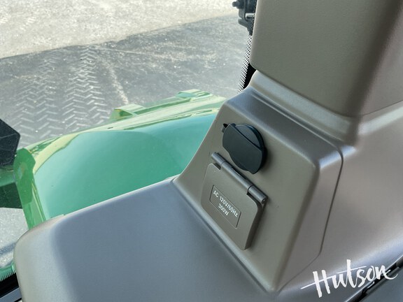 Photo of 2024 John Deere 8R 410