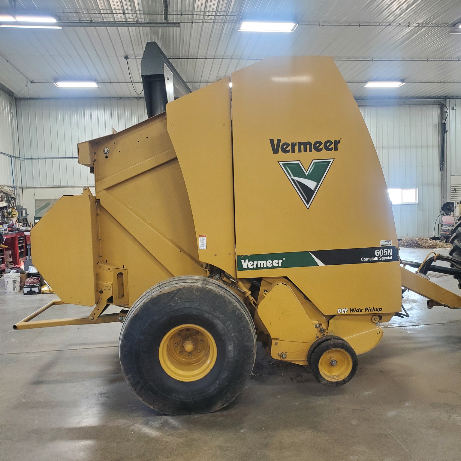 2015 Vermeer 605N Image 3