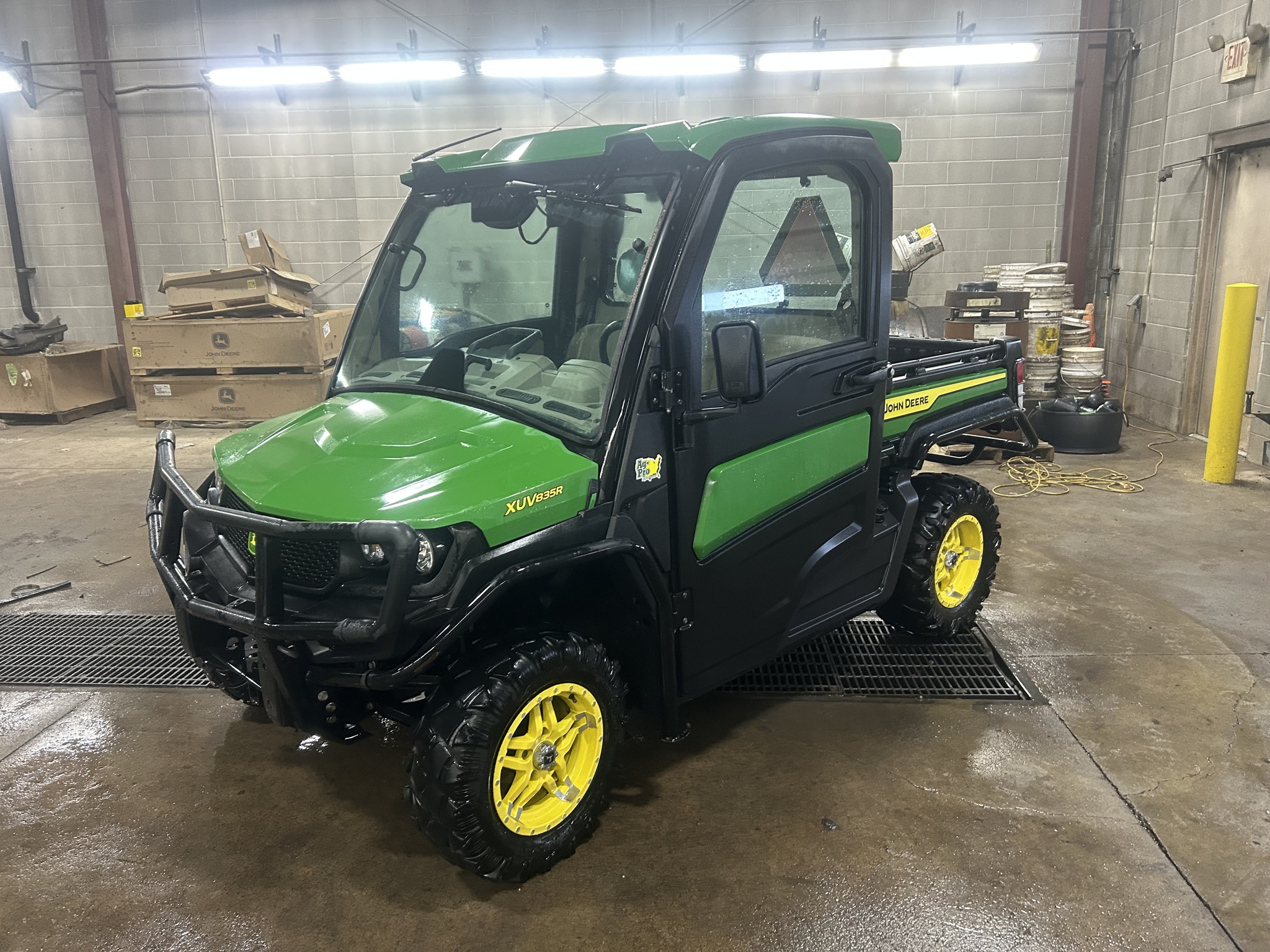 2021 John Deere XUV 835R Image 1