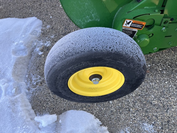 2024 John Deere 561R - Photo9