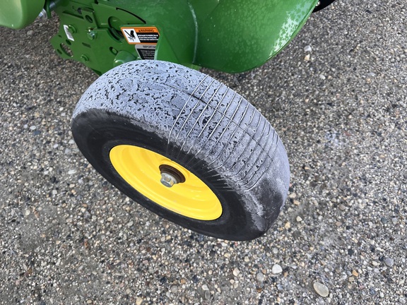 2024 John Deere 561R - Photo10