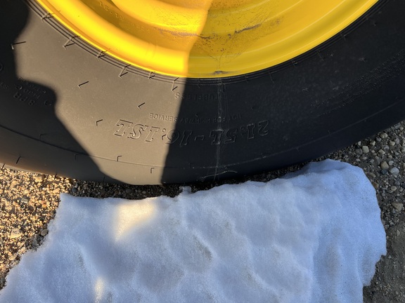 2024 John Deere 561R - Photo12