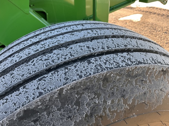 2024 John Deere 561R - Photo16