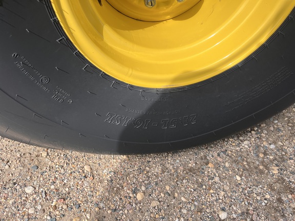 2024 John Deere 561R - Photo12