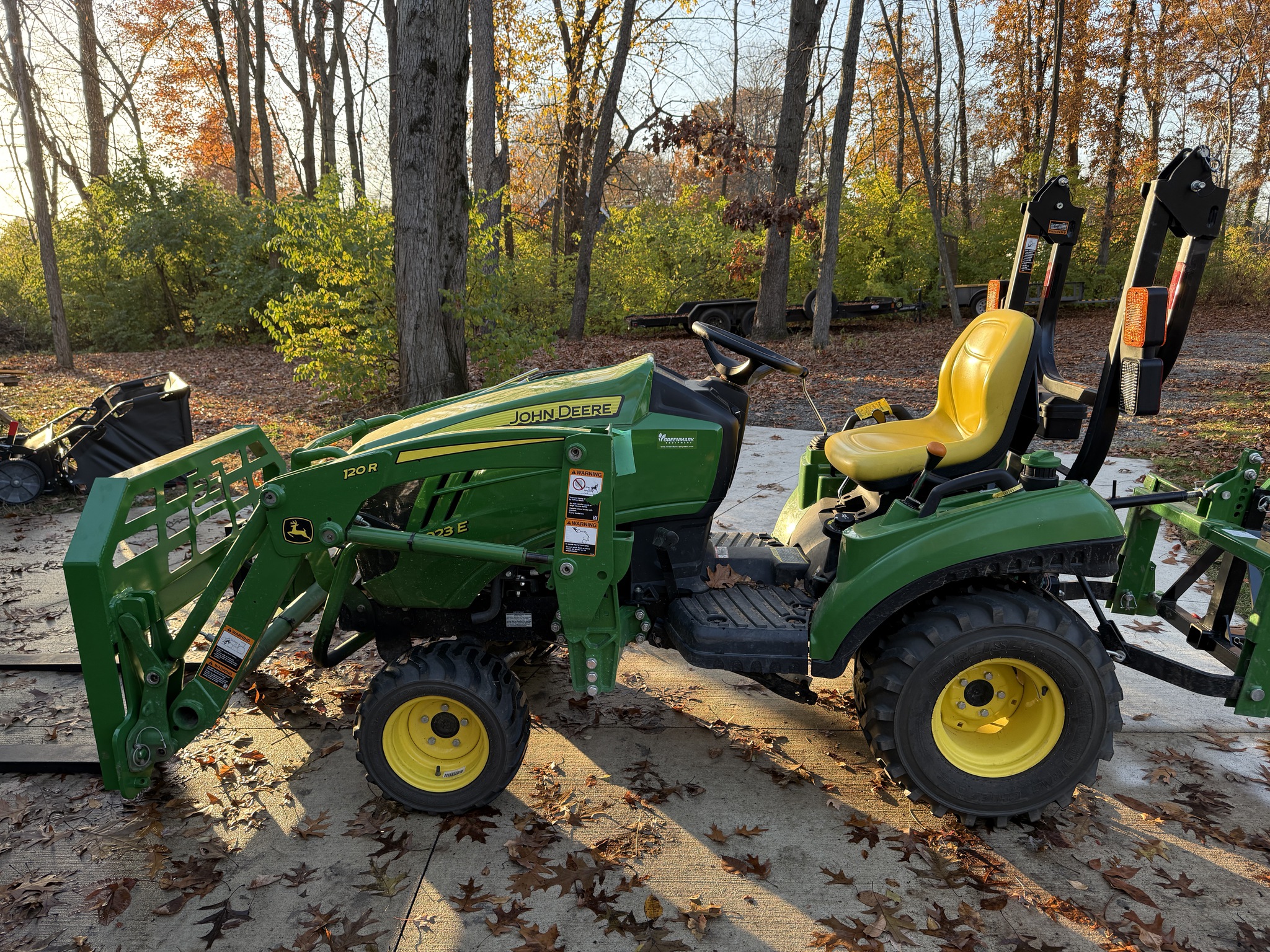 2017 John Deere 1023E Image 1