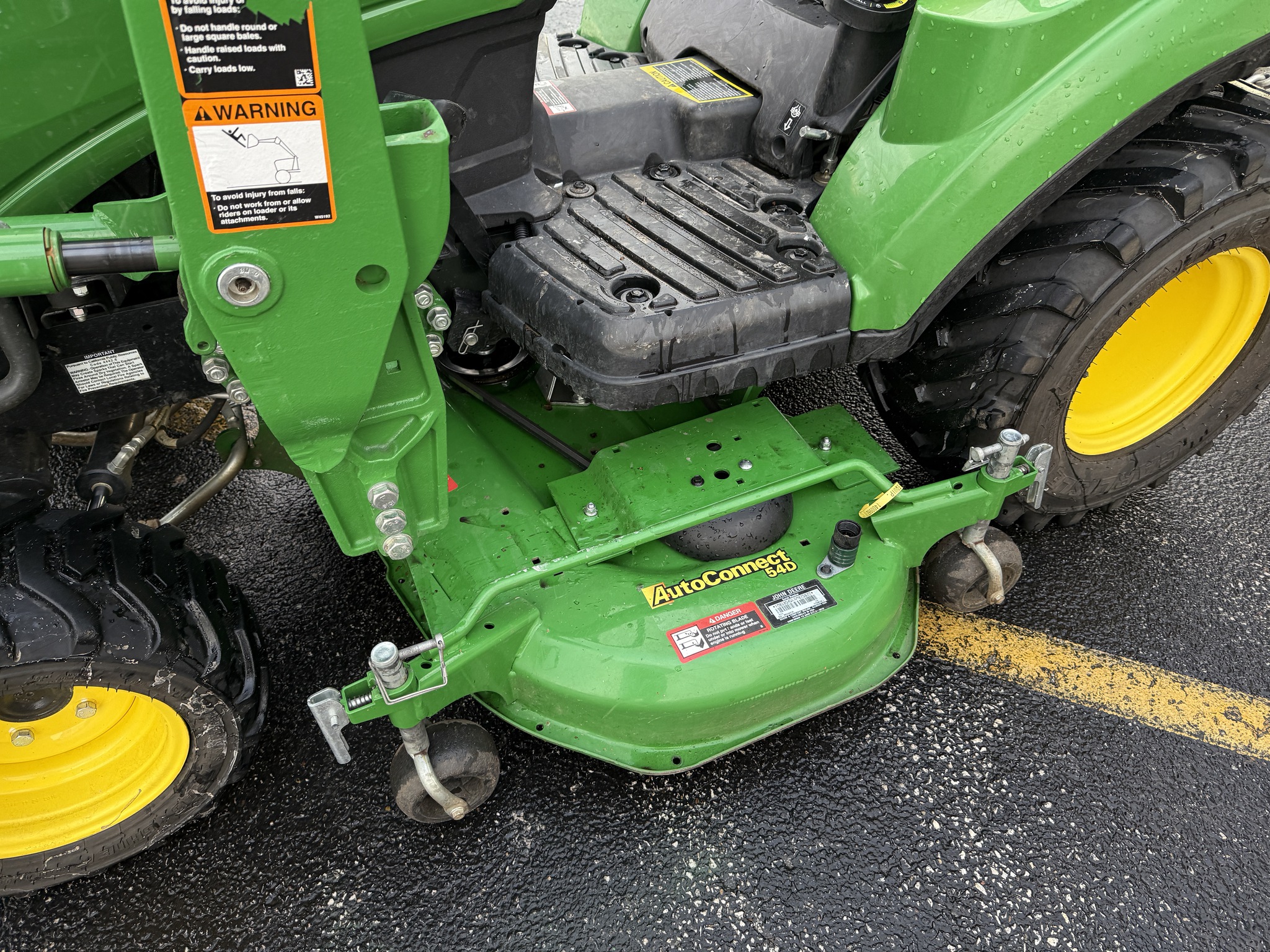 2017 John Deere 1023E Image 9