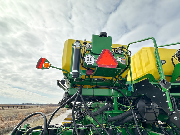 2022 John-Deere DB60