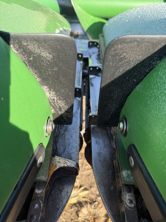 2011 John Deere 608C - Photo18