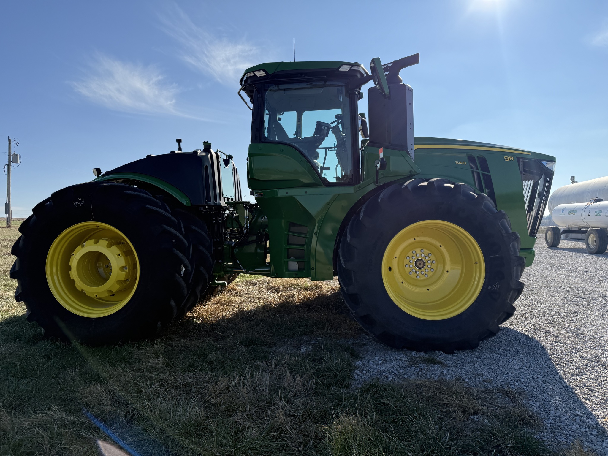  2025 John Deere 9R 540 at Heritage Tractor in Nevada, MO