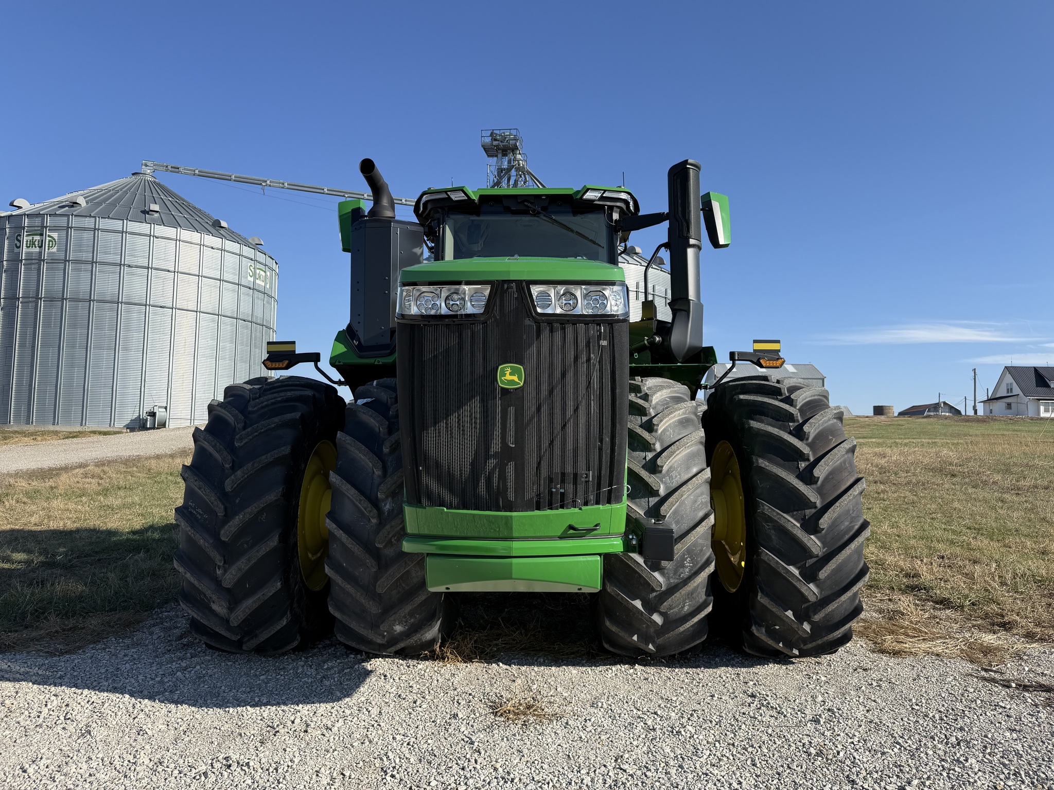  2025 John Deere 9R 540 at Heritage Tractor in Nevada, MO