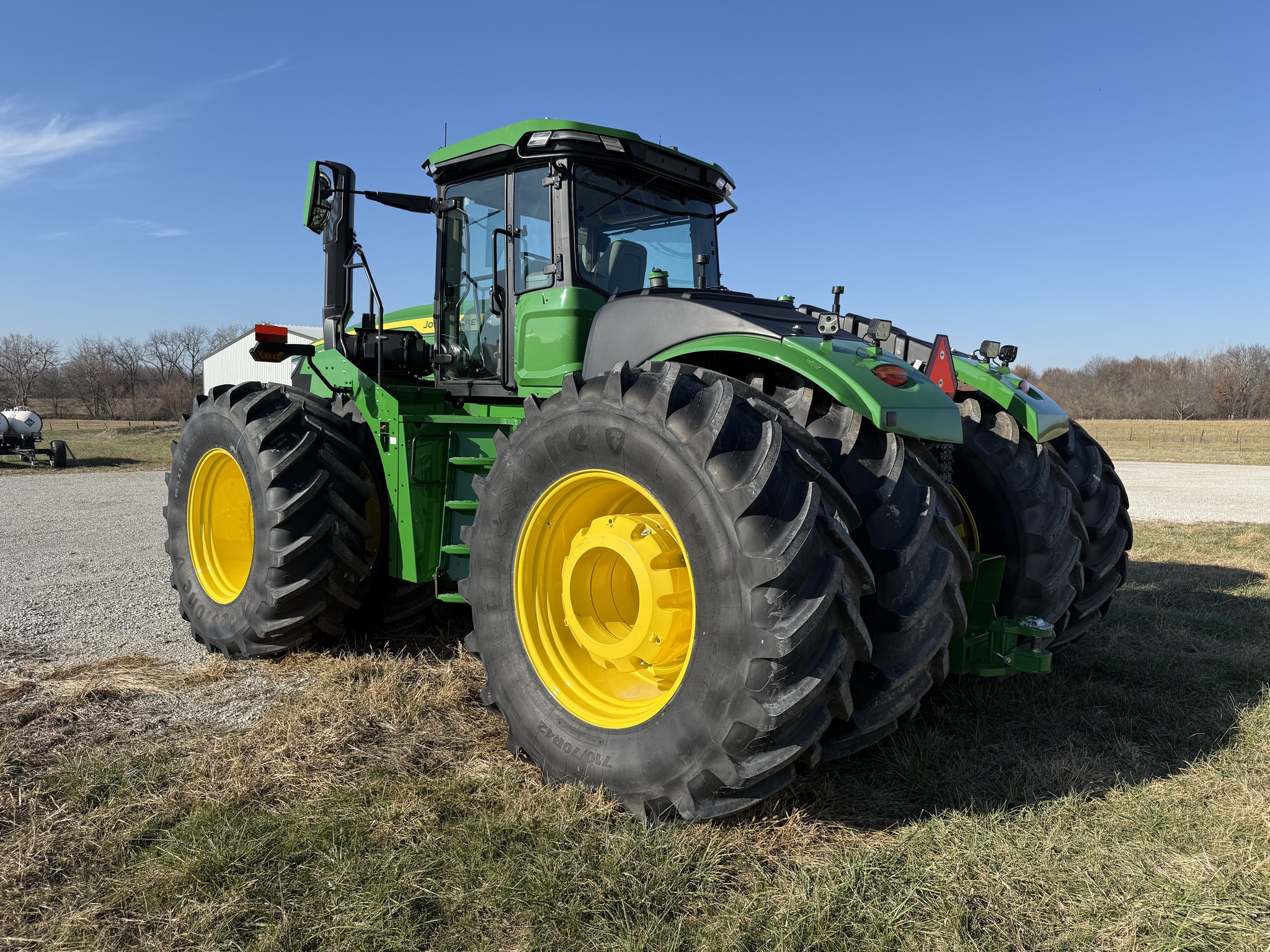  2025 John Deere 9R 540 at Heritage Tractor in Nevada, MO