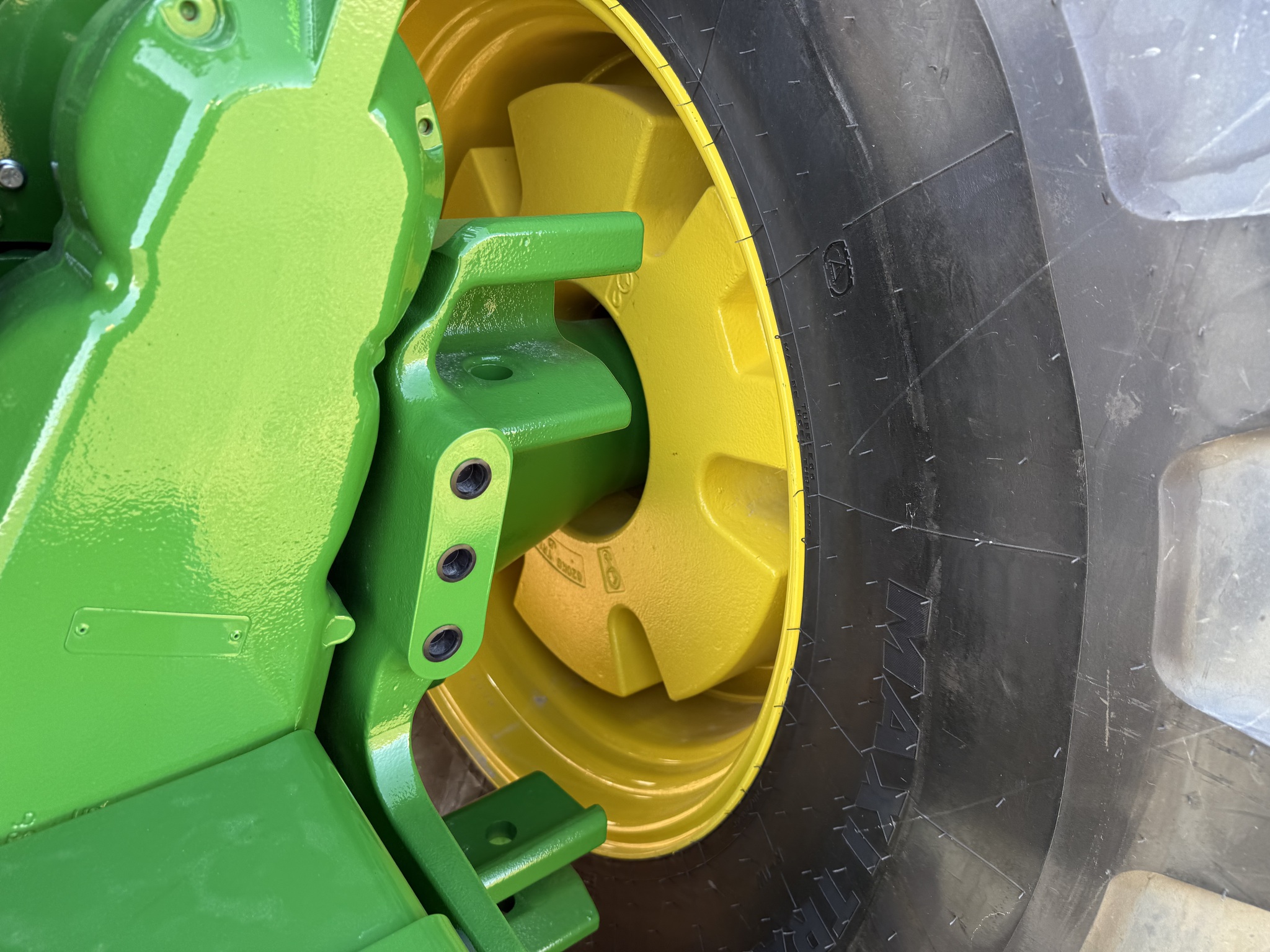  2025 John Deere 9R 540 at Heritage Tractor in Nevada, MO