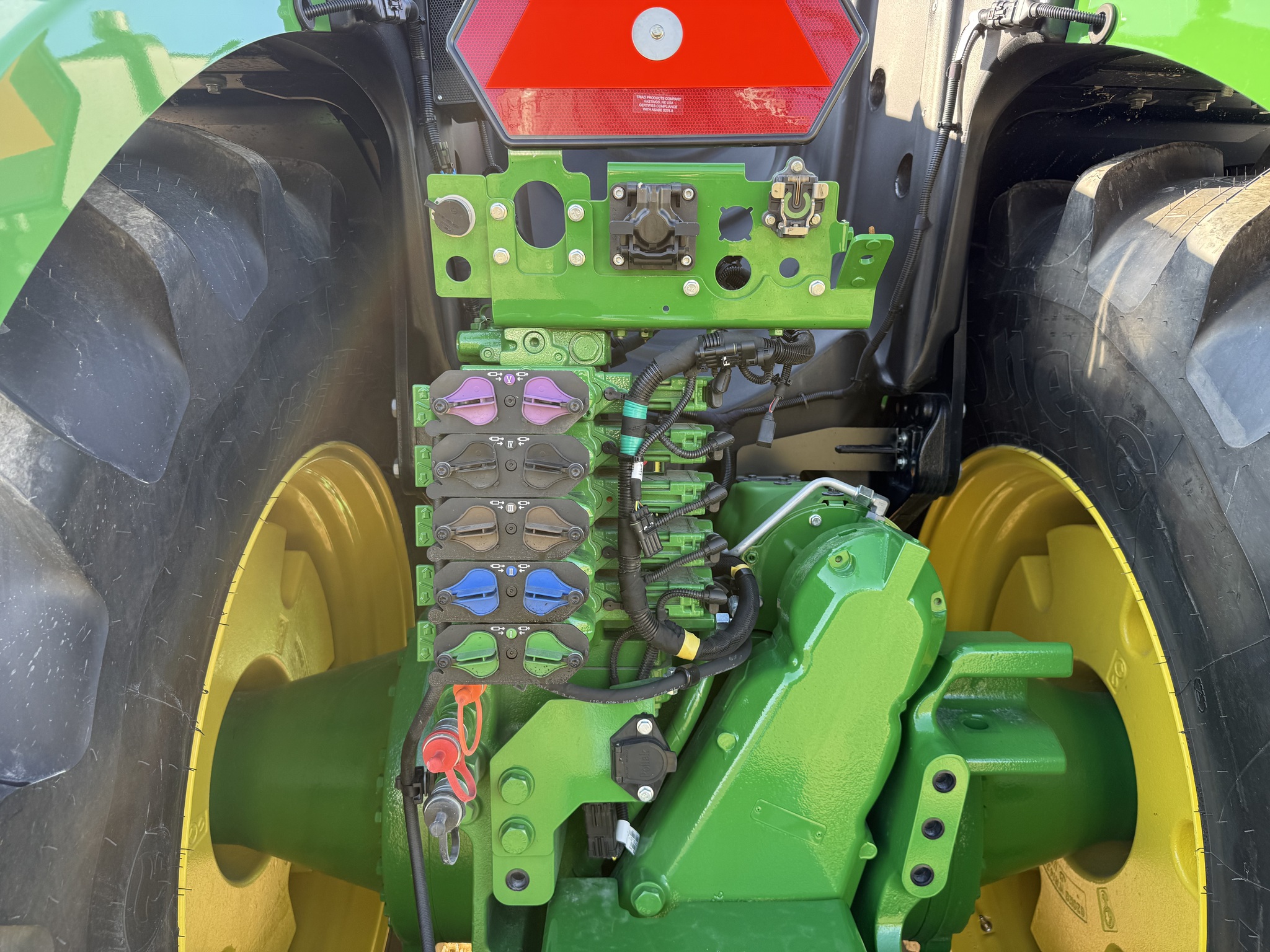  2025 John Deere 9R 540 at Heritage Tractor in Nevada, MO