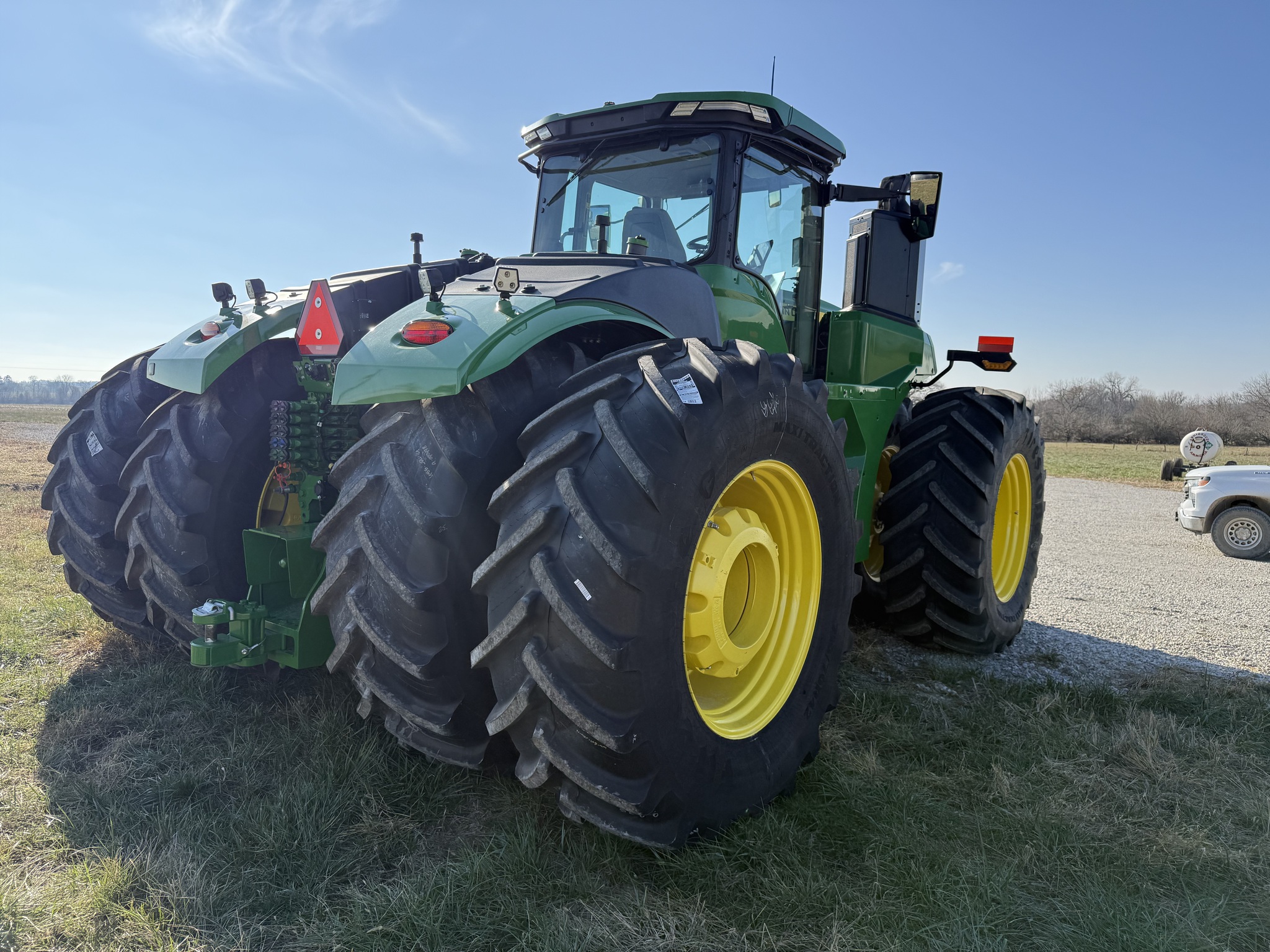  2025 John Deere 9R 540 at Heritage Tractor in Nevada, MO