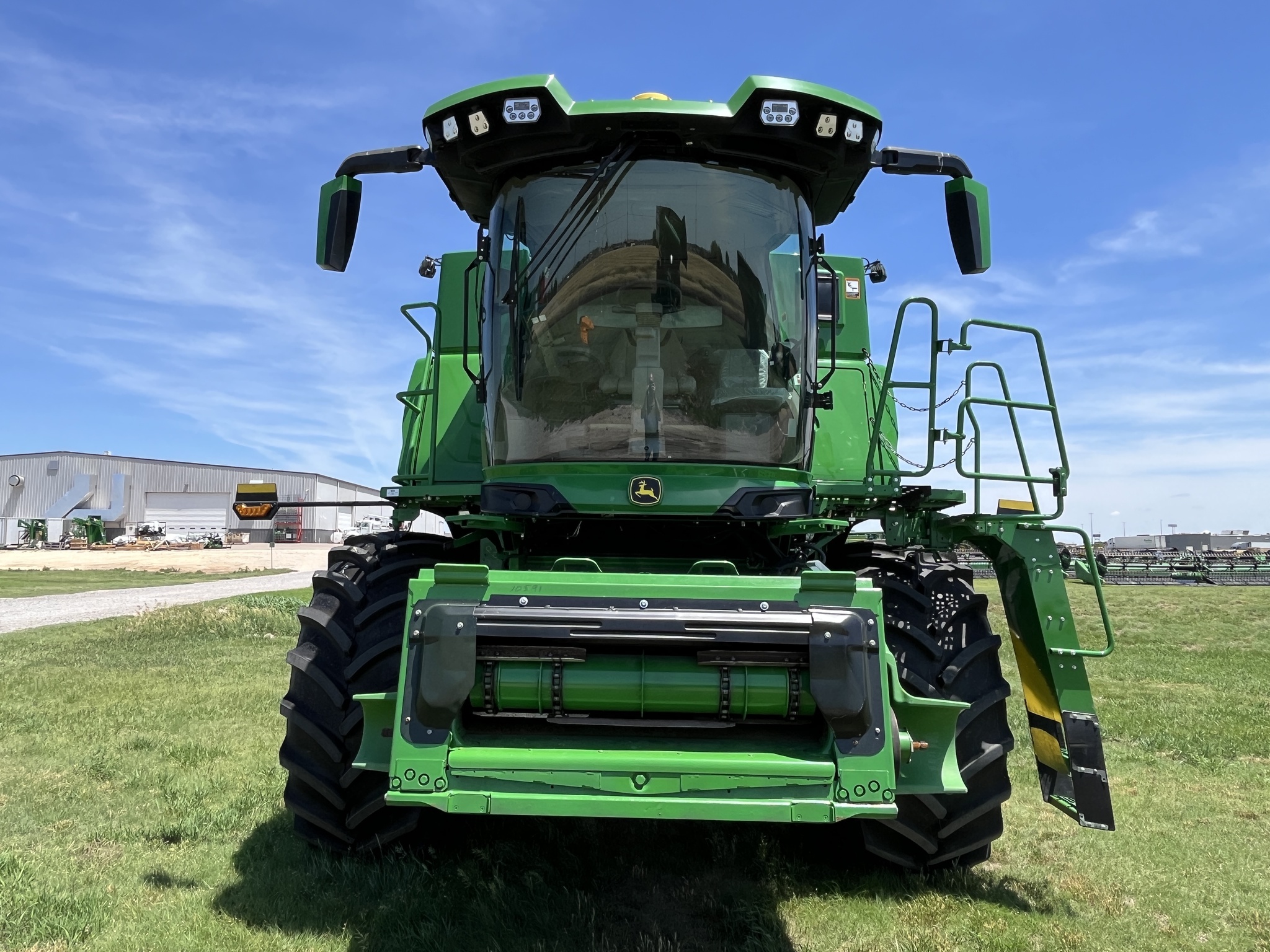 2025 John Deere S7 700 Image 4