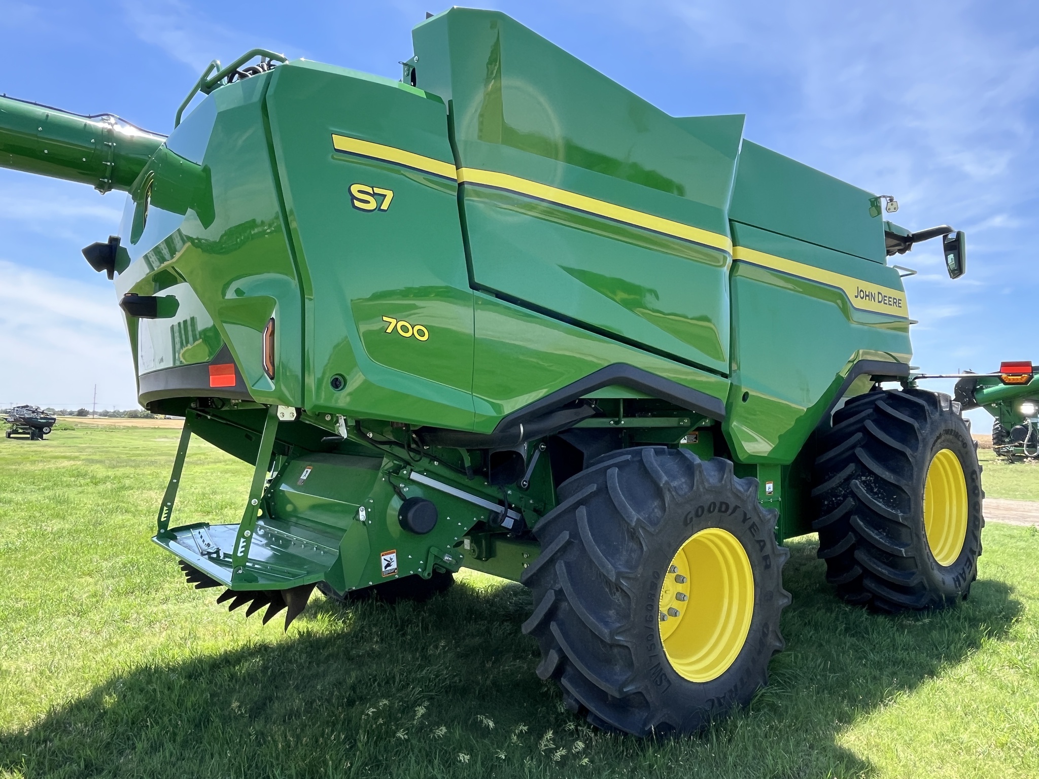 2025 John Deere S7 700 Image 6