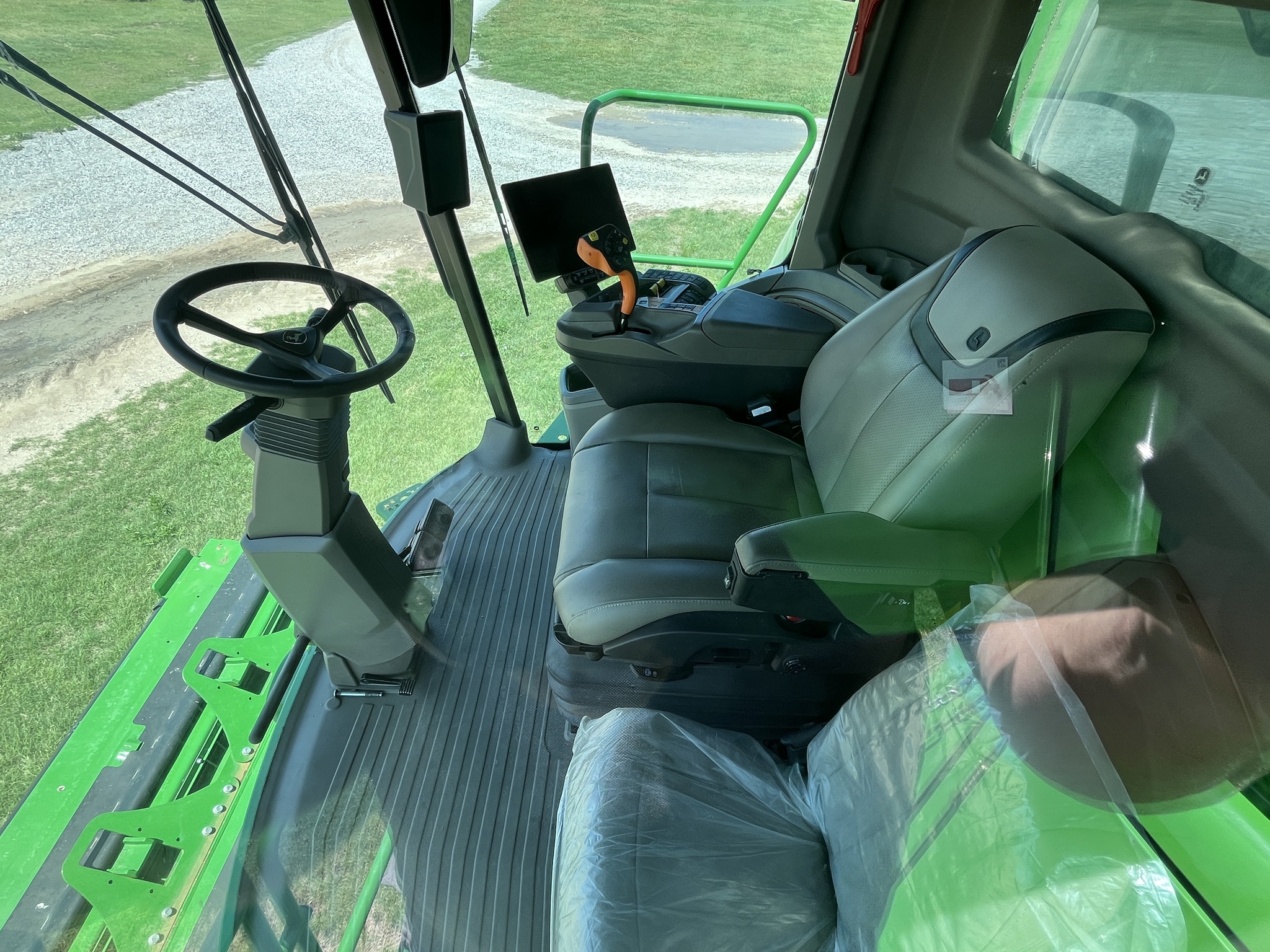 2025 John Deere S7 700 Image 12