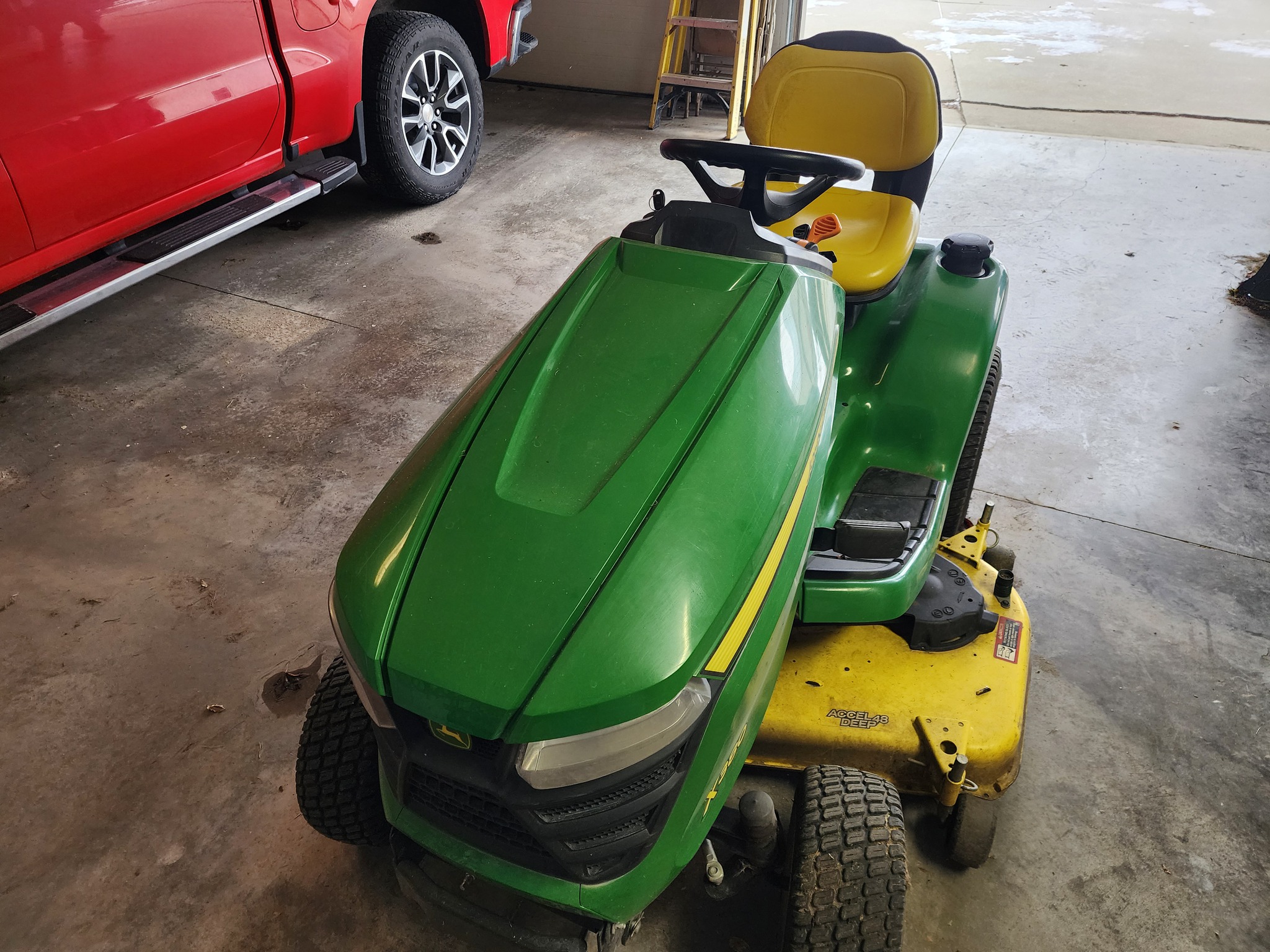 2019 John Deere X380 Image 2