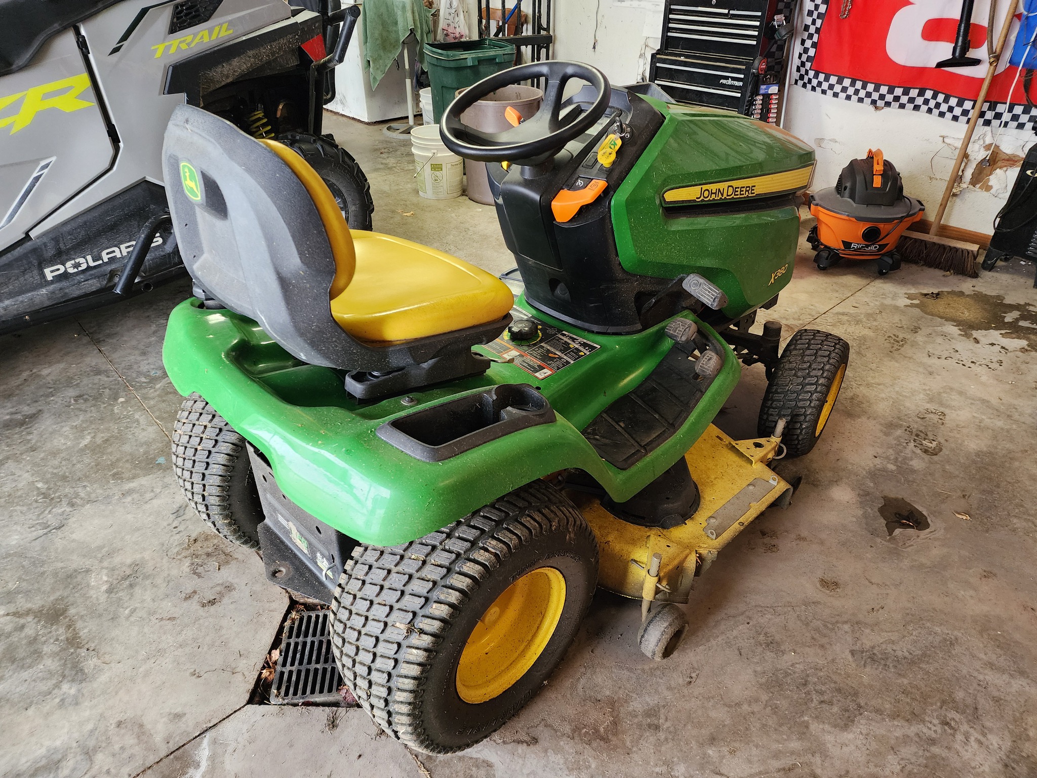 2019 John Deere X380 Image 5