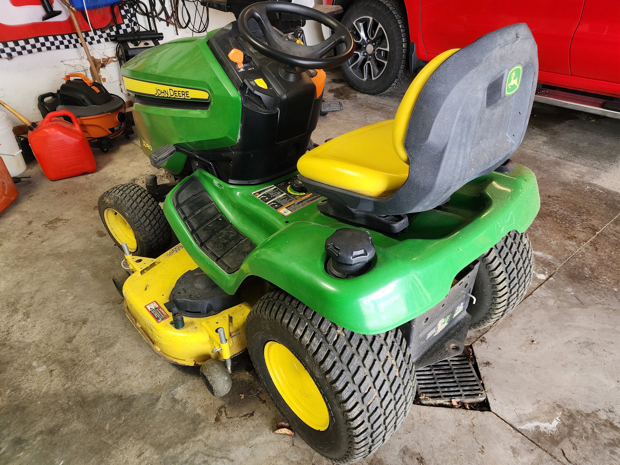 2019 John Deere X380 Image 7
