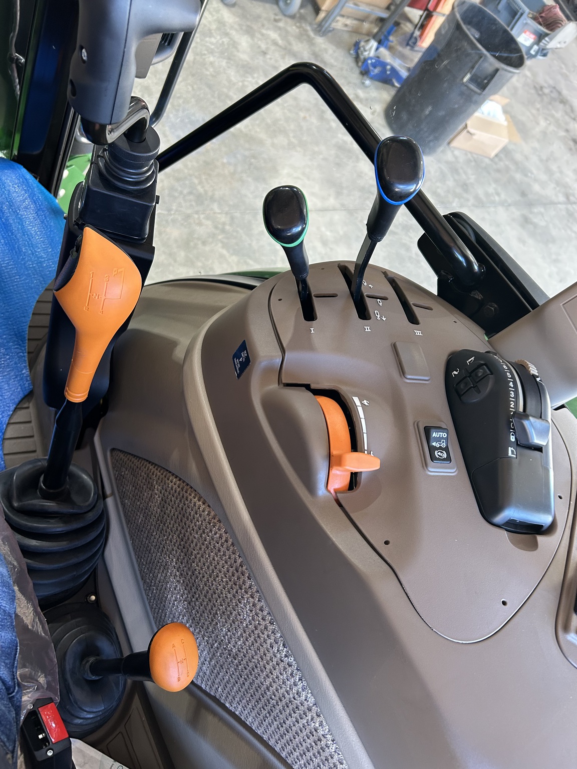 2025 John Deere 5105M Image 8