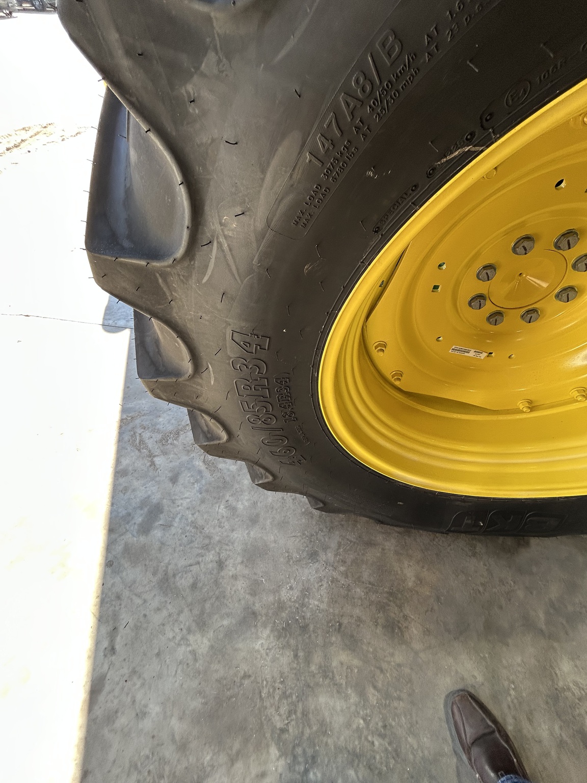 2025 John Deere 5105M Image 11