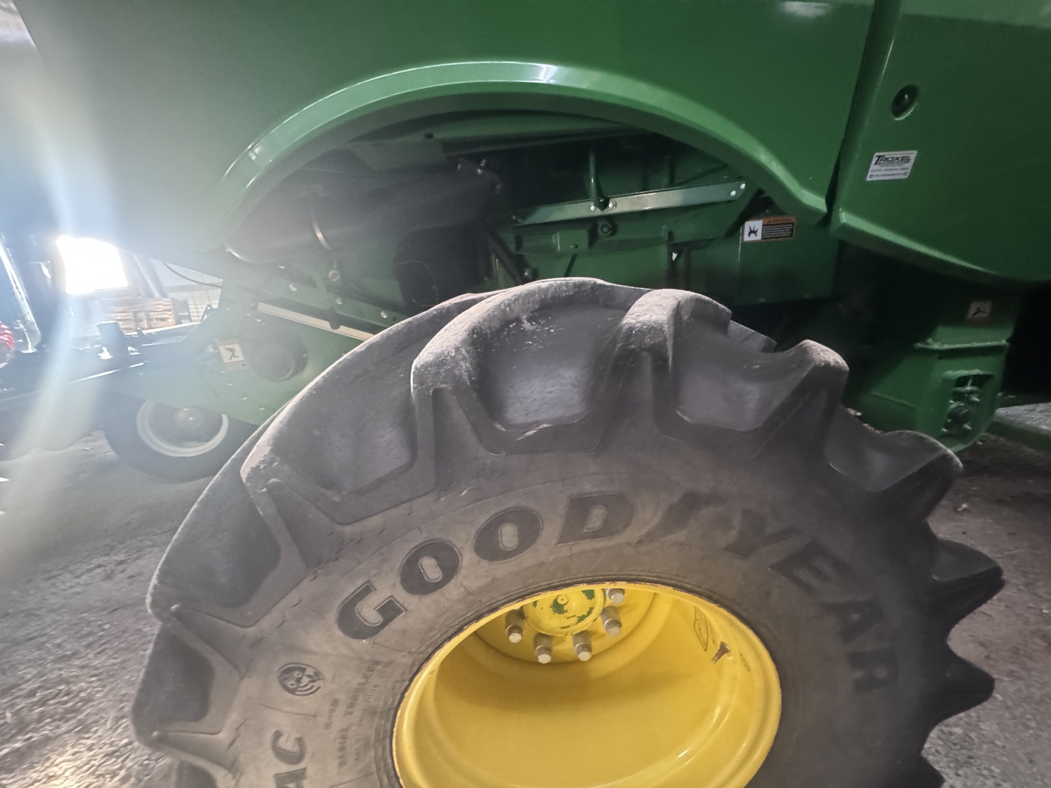 2015 John Deere S670 Image 4