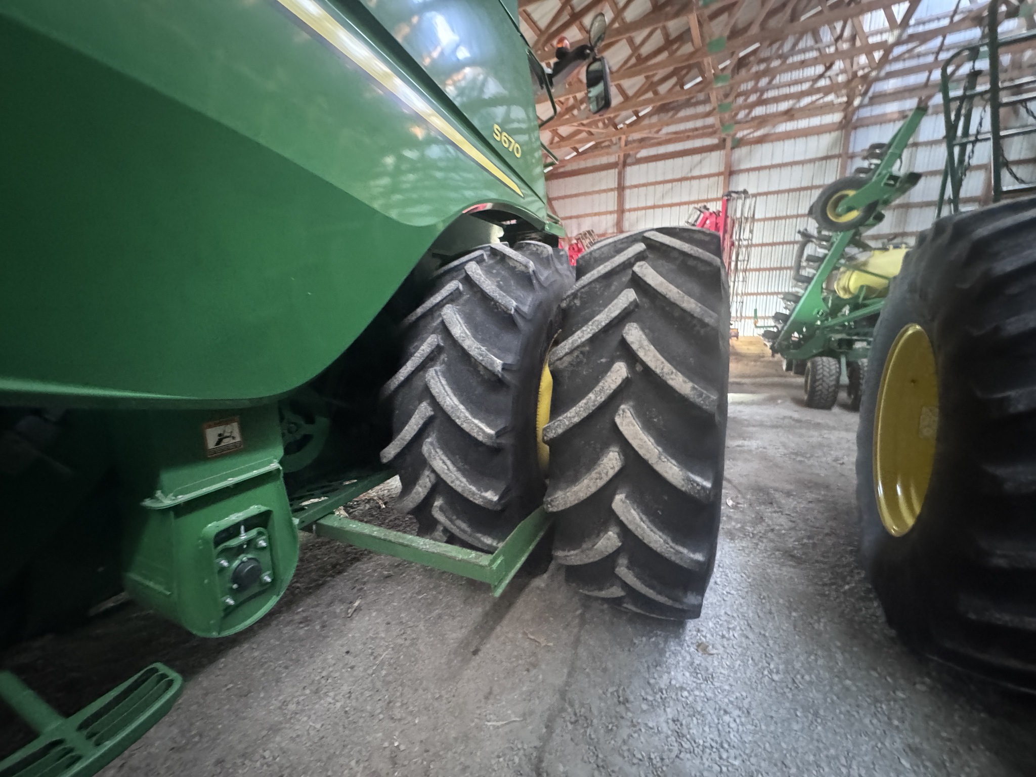 2015 John Deere S670 Image 5