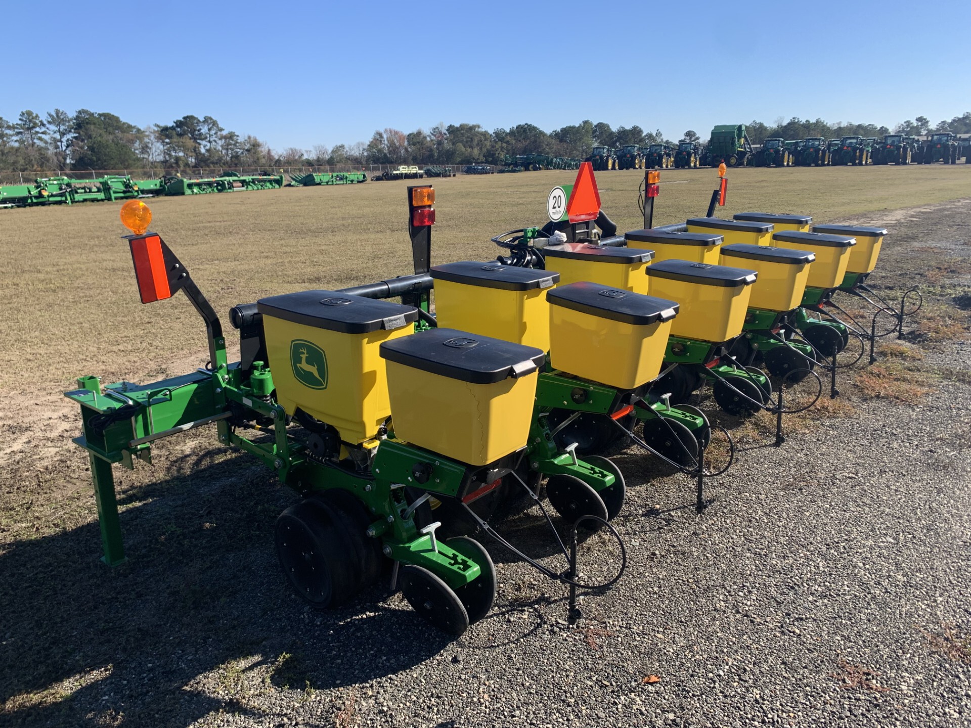 2025 John Deere 1705 Image 5