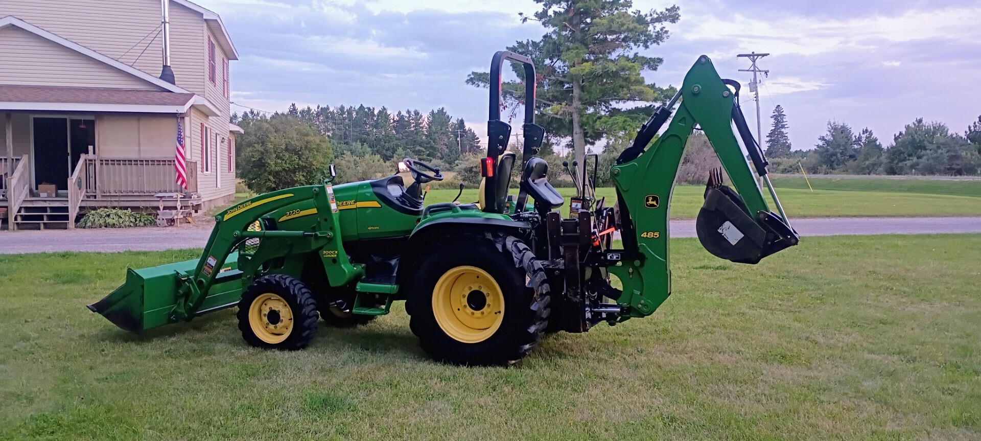 2008 John Deere 3720 Image 2