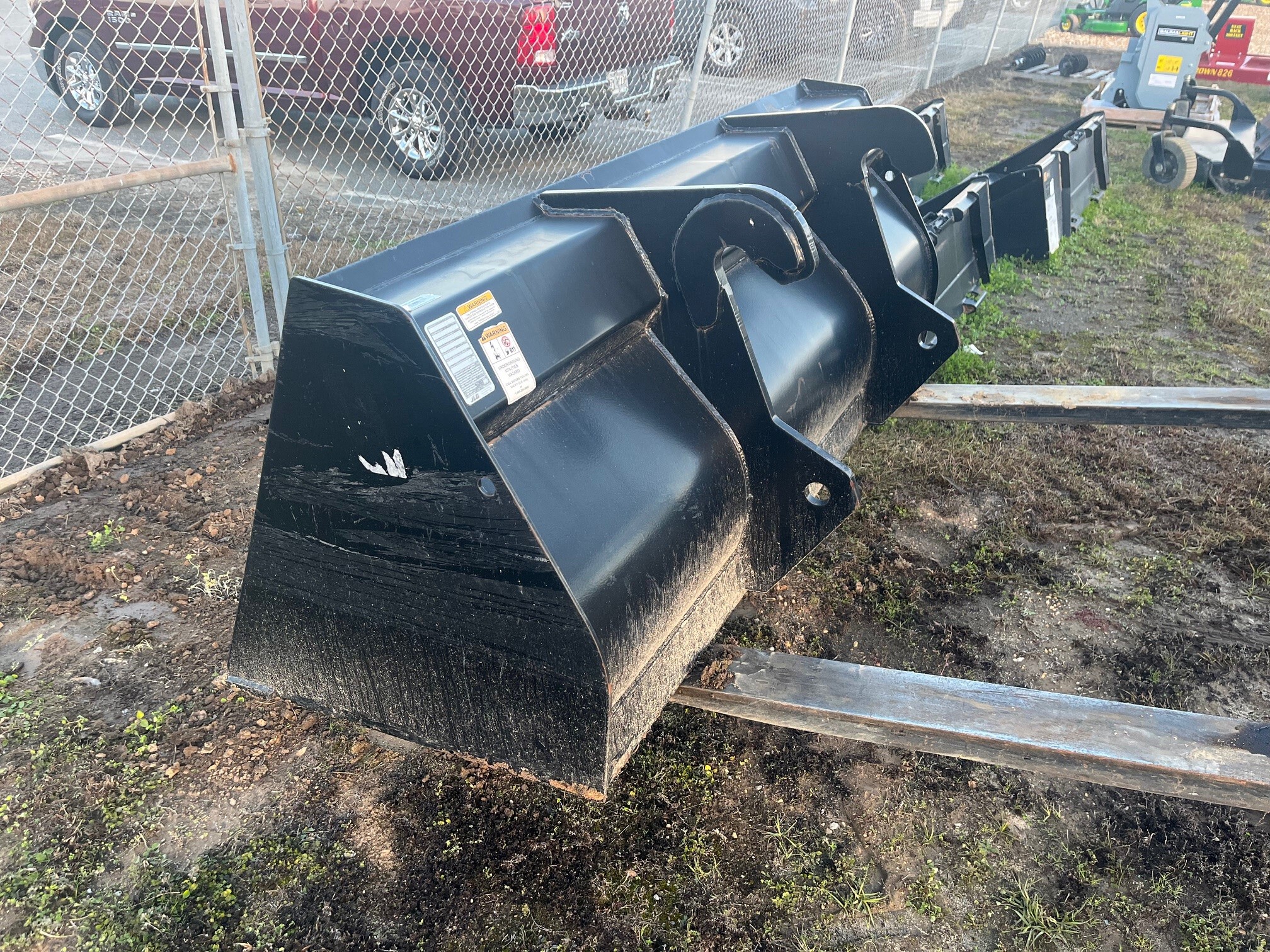 JLG JLG 1.0 BUCKET Image 2