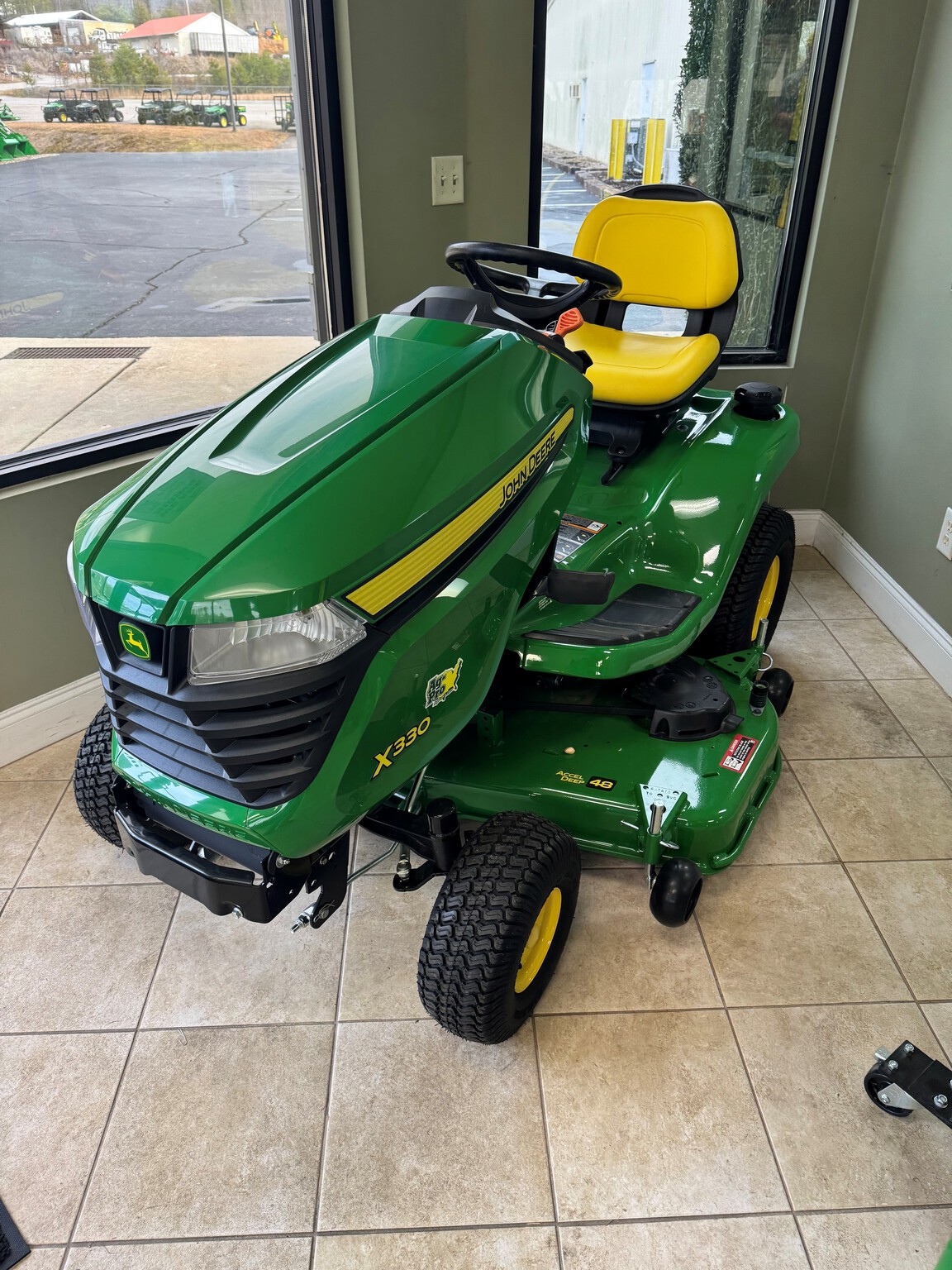 2025 John Deere x330-48 Image 3