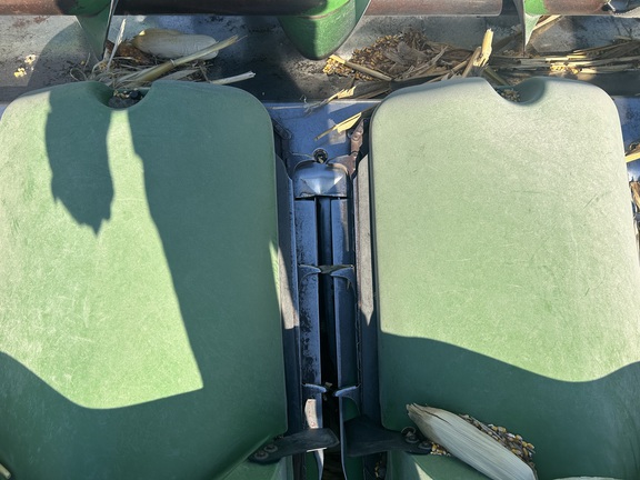 1982 John Deere 843 (8th thumbnail)