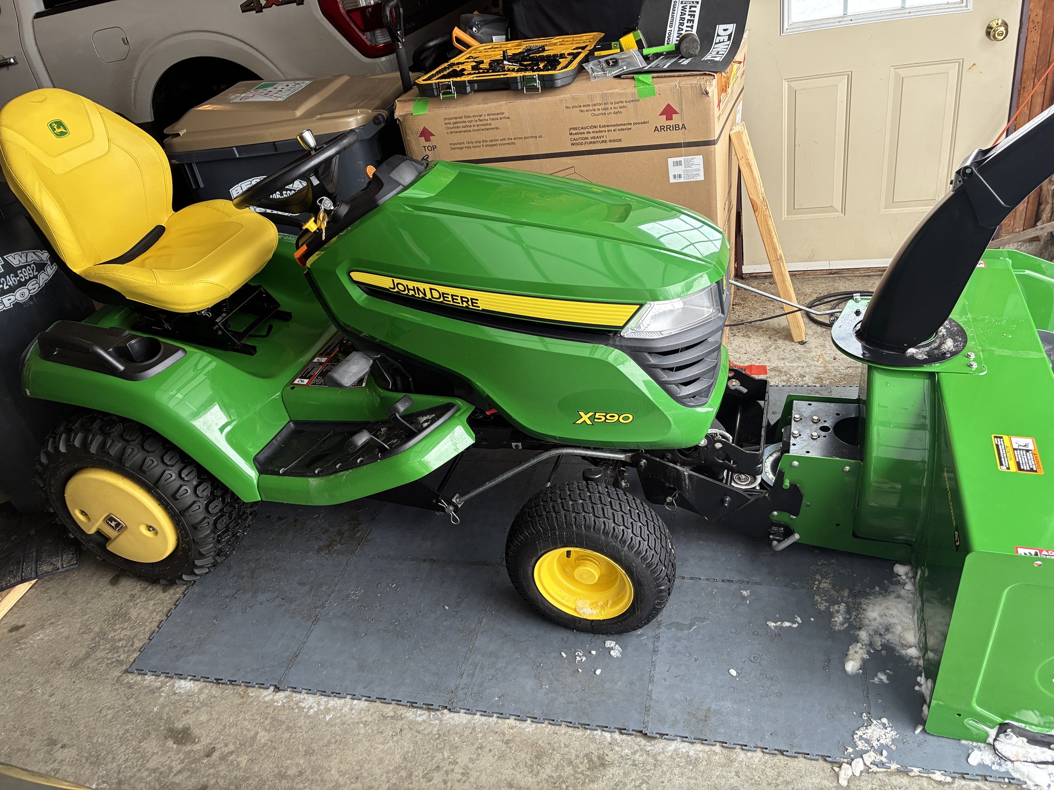 2023 John Deere X590 Image 2