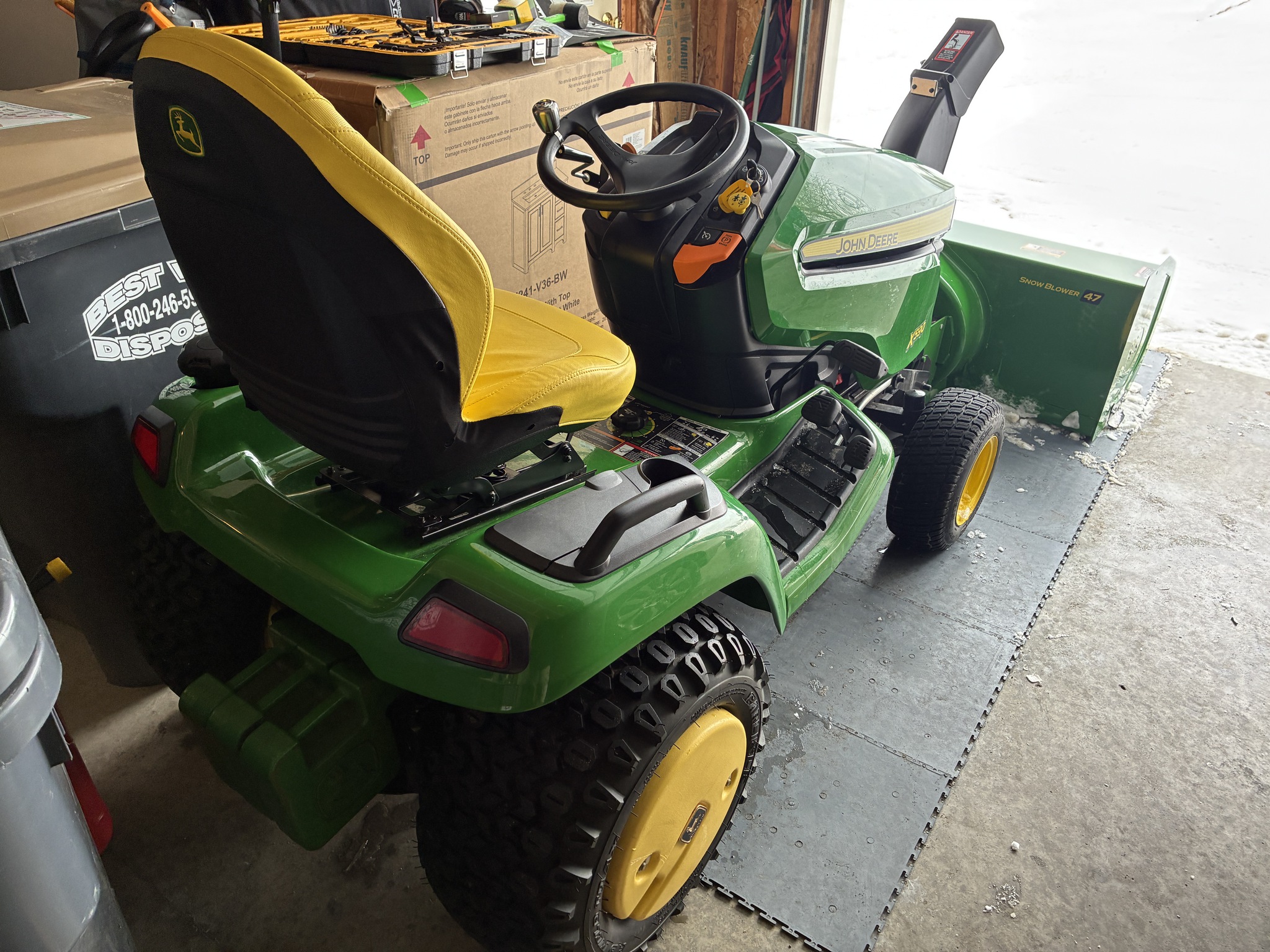 2023 John Deere X590 Image 3