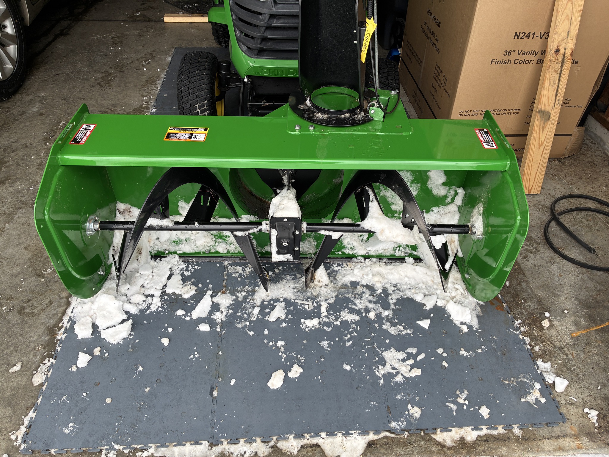 2023 John Deere X590 Image 6