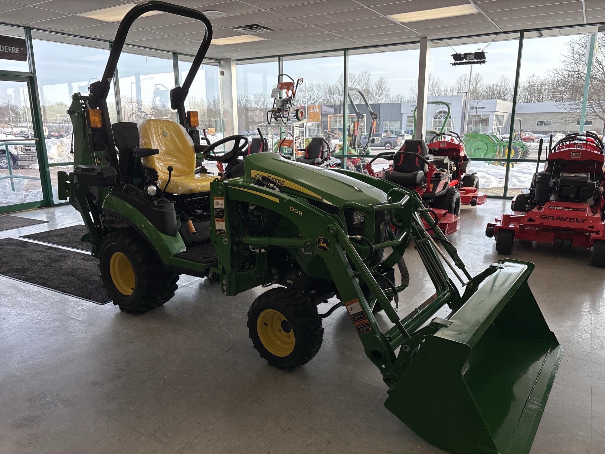 Used 2024 John Deere 1025R Compact Utility Tractors at Koenig Equipment in Lebanon, OH - PhotoXL7