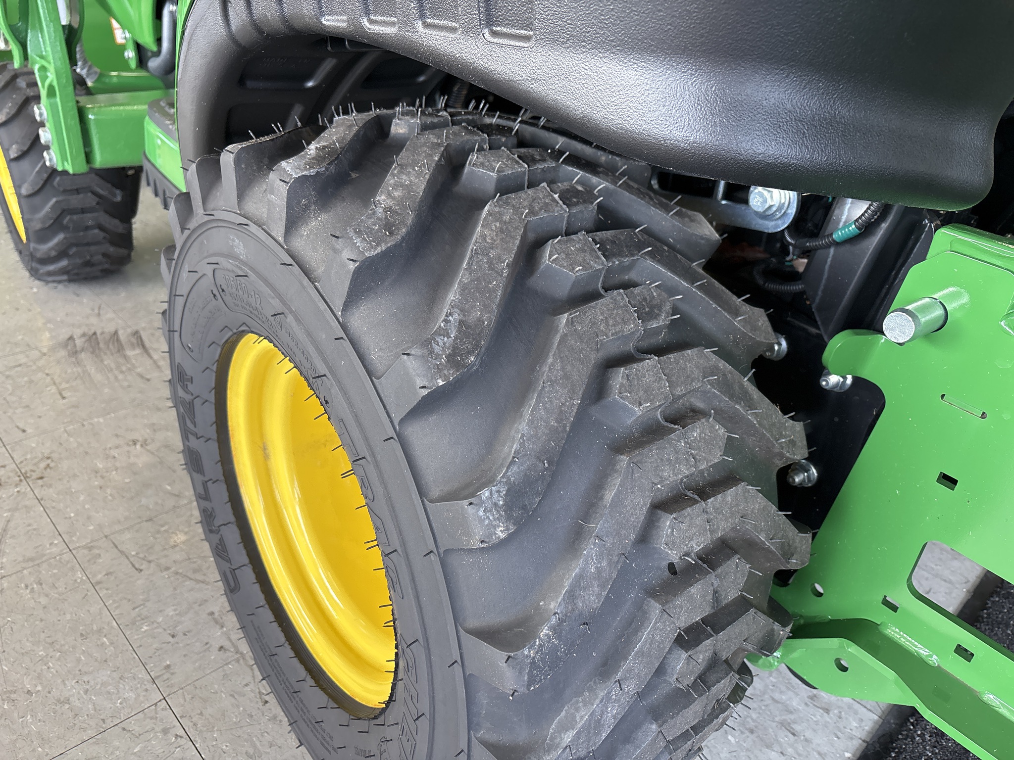 Used 2024 John Deere 1025R Compact Utility Tractors at Koenig Equipment in Lebanon, OH - PhotoXL11