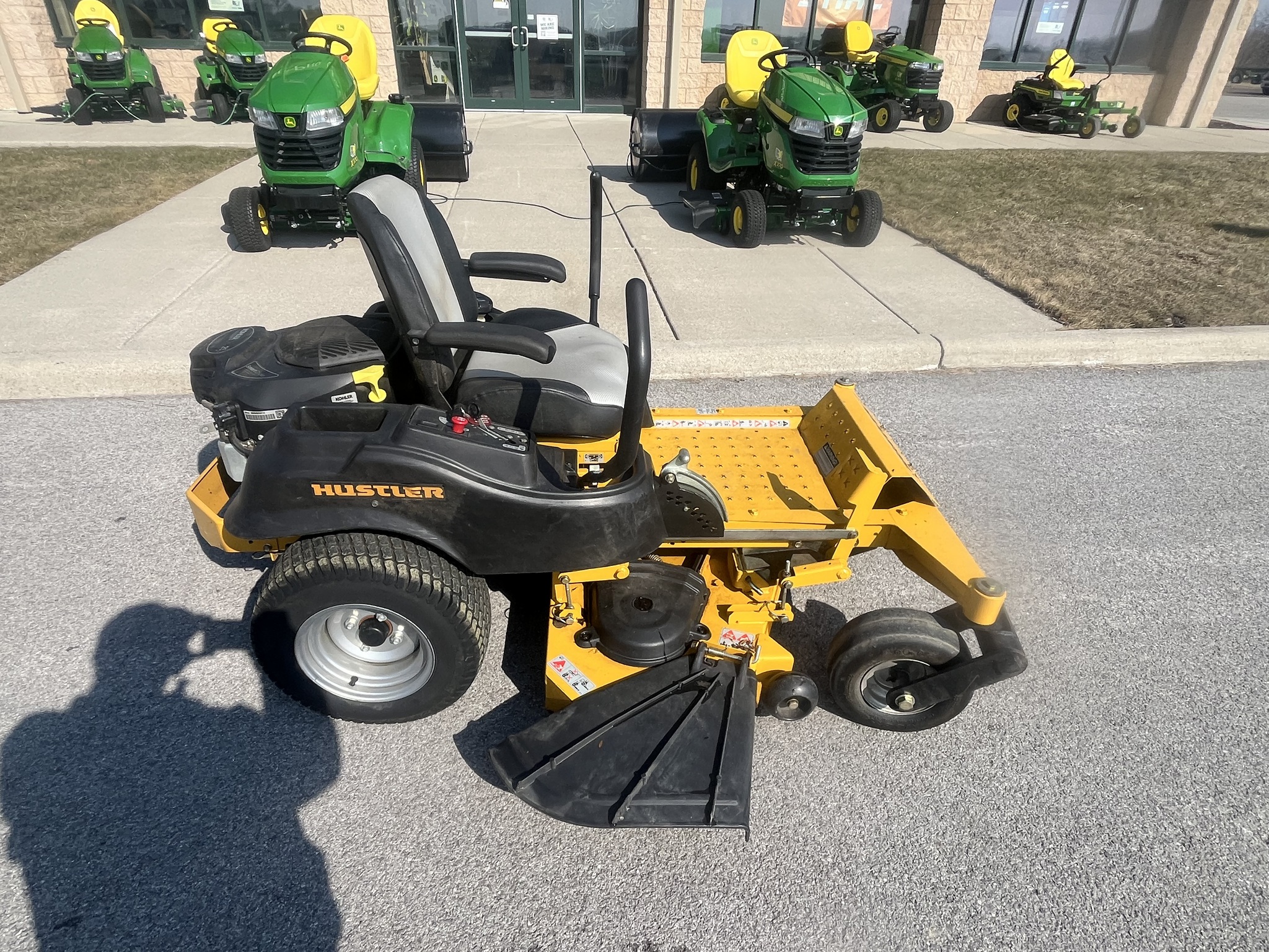 2016 Hustler RaptorSD 25 Image 3