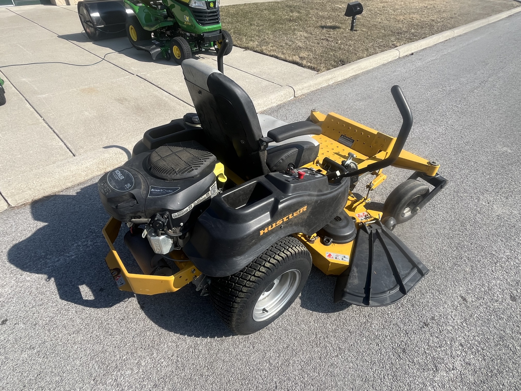 2016 Hustler RaptorSD 25 Image 4