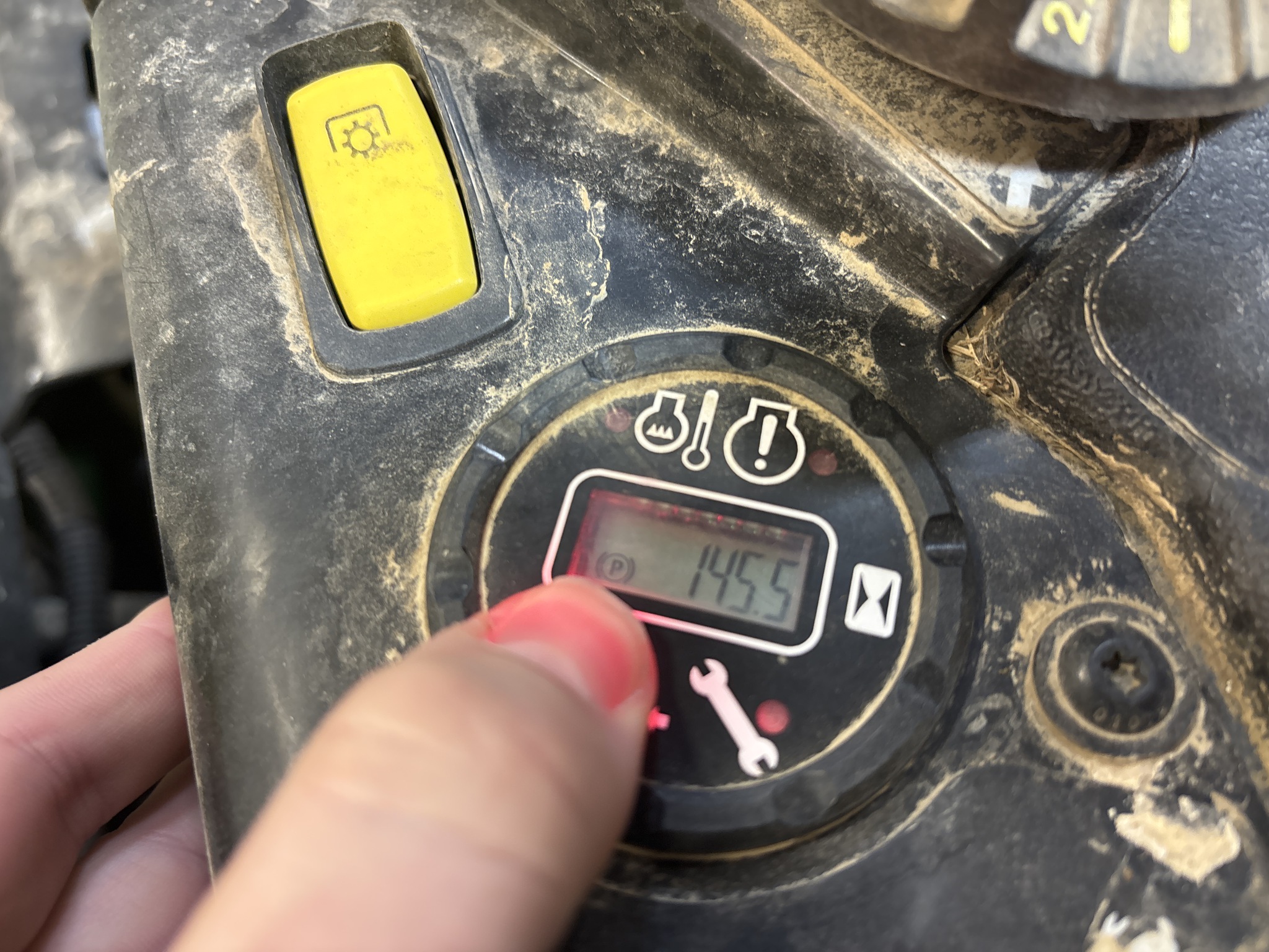 Used 2024 John Deere Z950R Zero Turn Mowers at Koenig Equipment in Franklin, IN - PhotoXL14