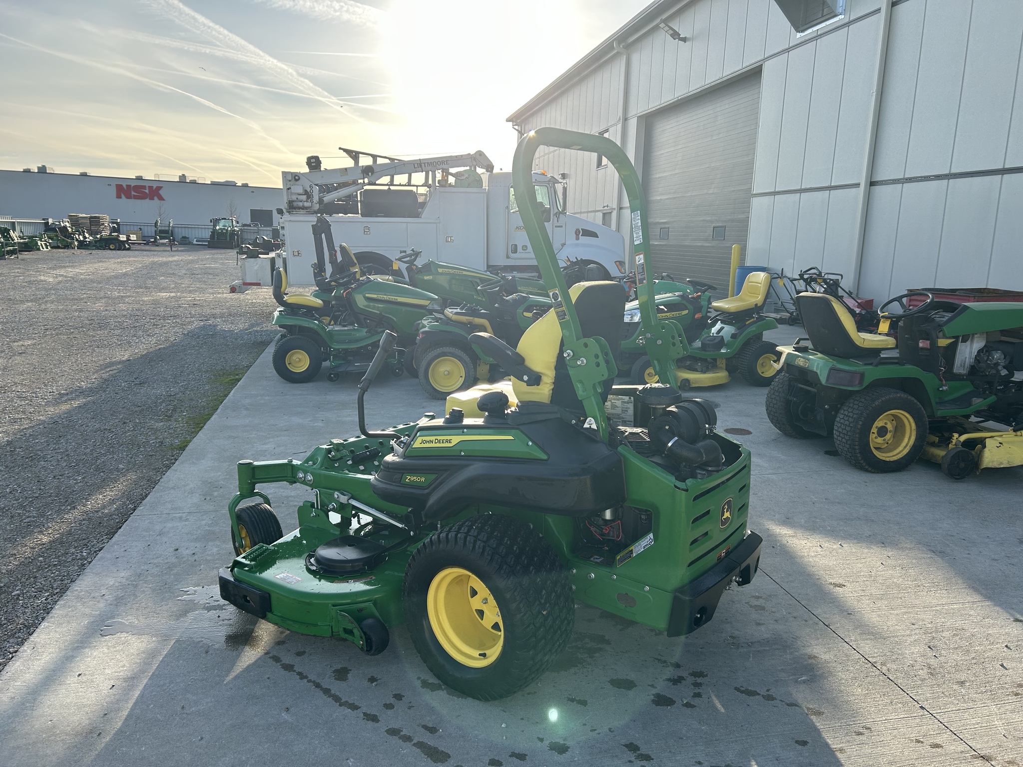 Used 2024 John Deere Z950R Zero Turn Mowers at Koenig Equipment in Franklin, IN - PhotoXL27