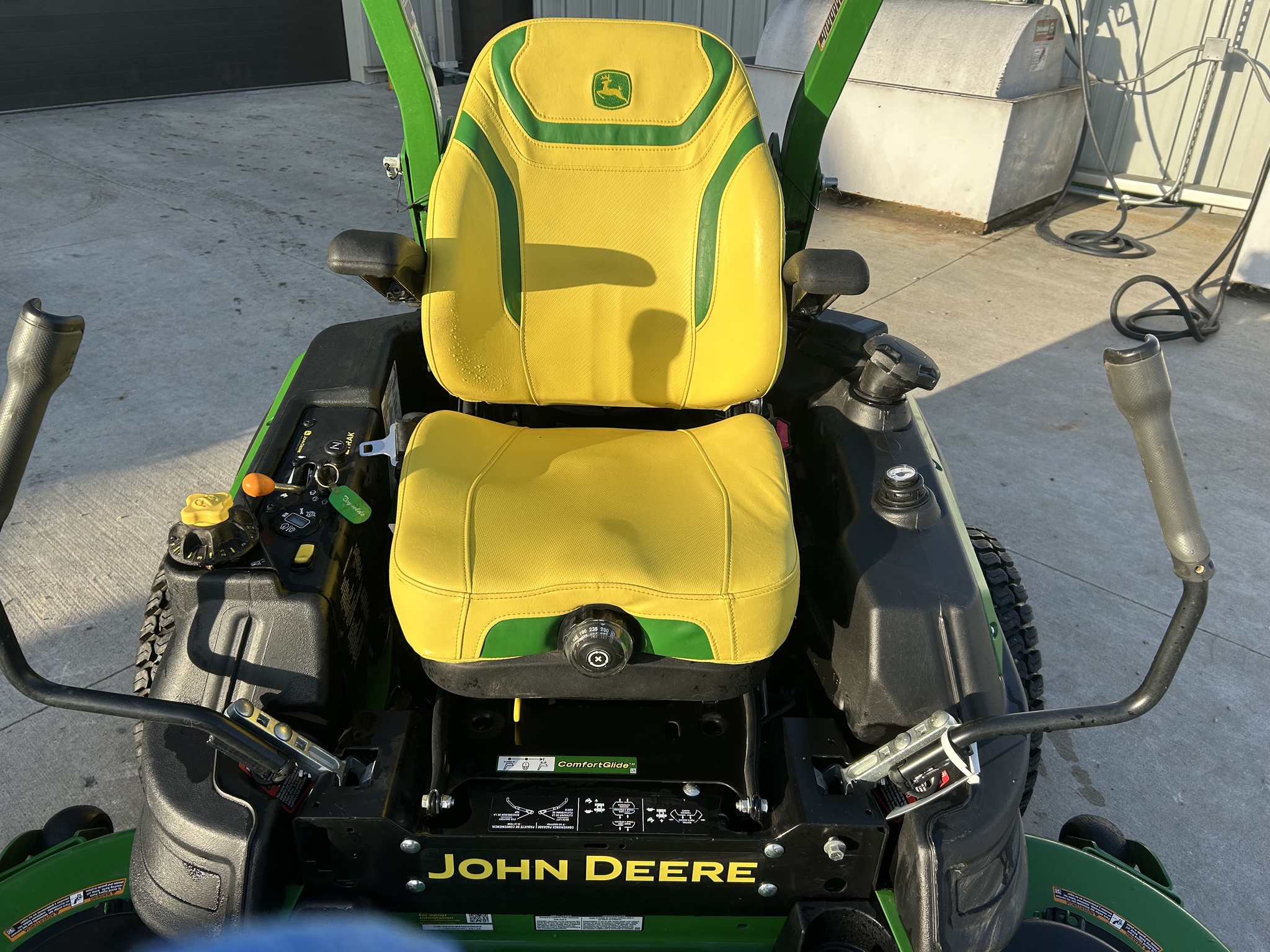 Used 2024 John Deere Z950R Zero Turn Mowers at Koenig Equipment in Franklin, IN - PhotoXL30