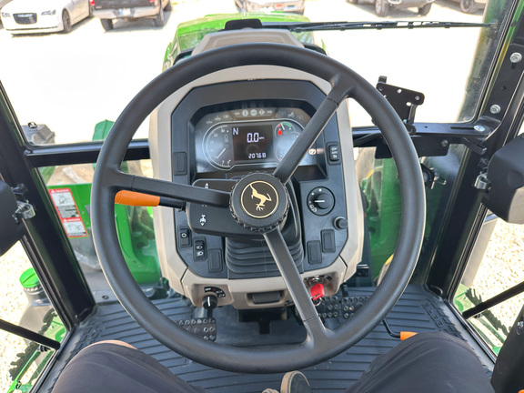 2025 John-Deere 6135E