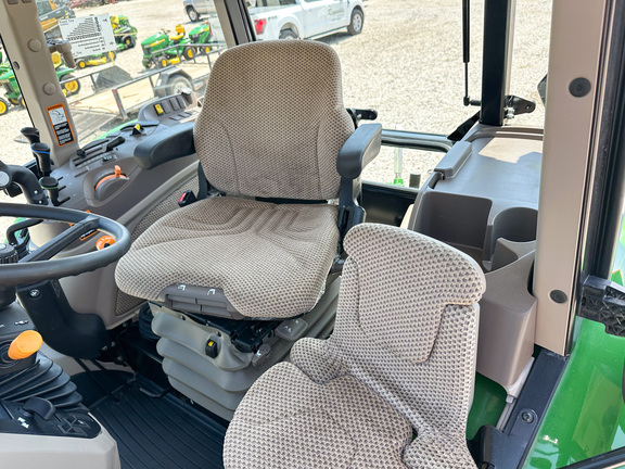 2025 John-Deere 6135E