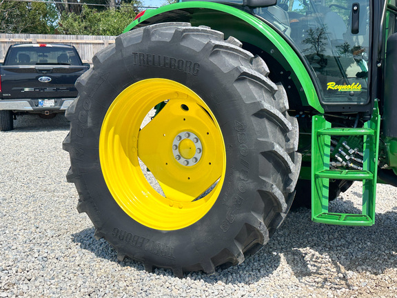 2025 John-Deere 6135E